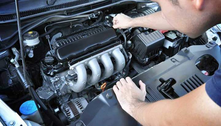 Assurez la remise en état de moteurs endommagés avec nos mécaniciens.